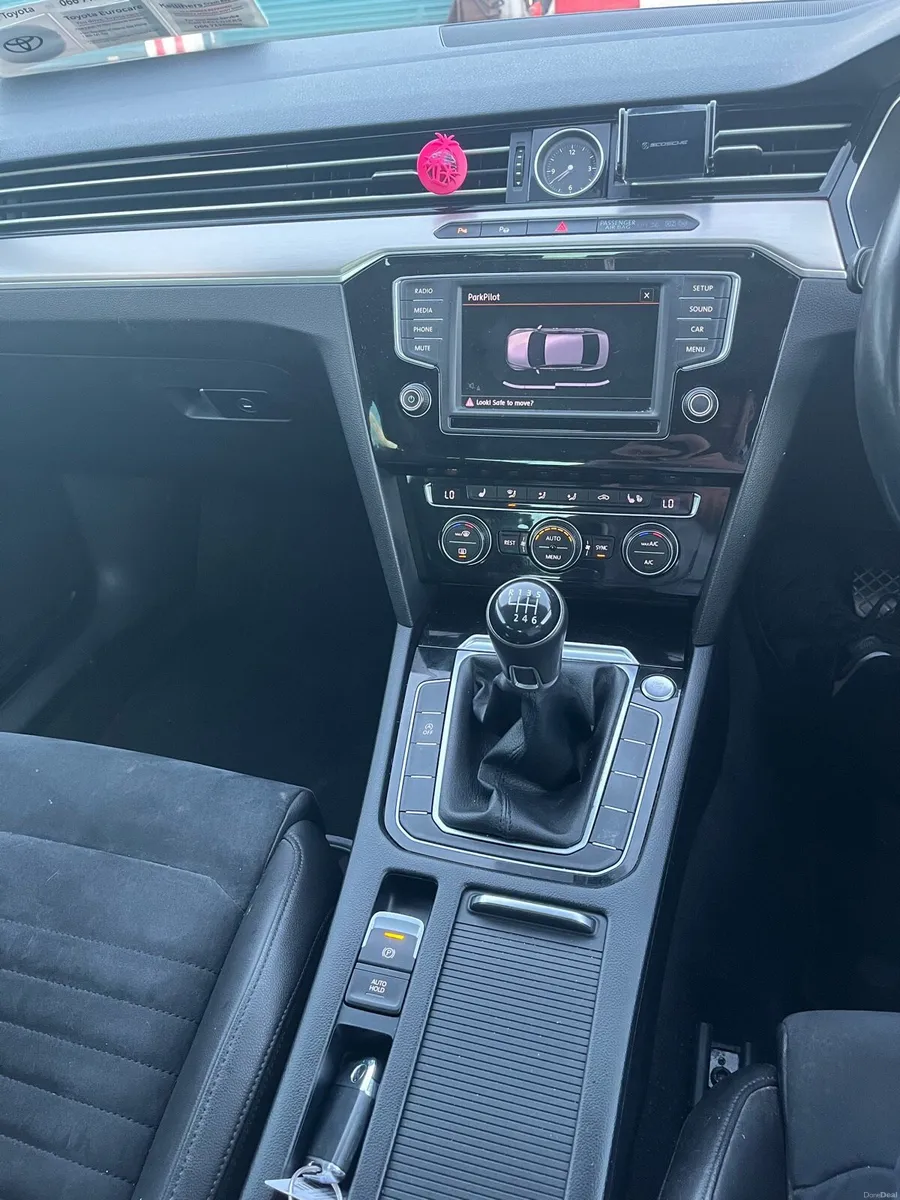 VW Passat - Image 6