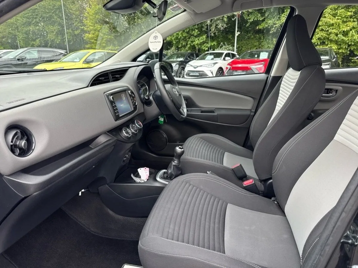 Toyota Yaris YARIS 1.0 LUNA - Image 6