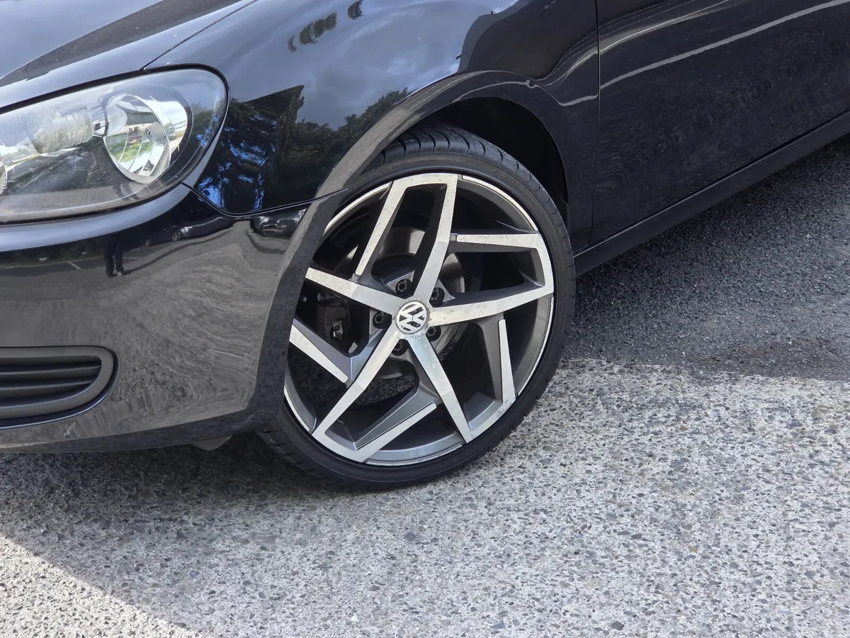 Volkswagen Golf 2011 - Image 2
