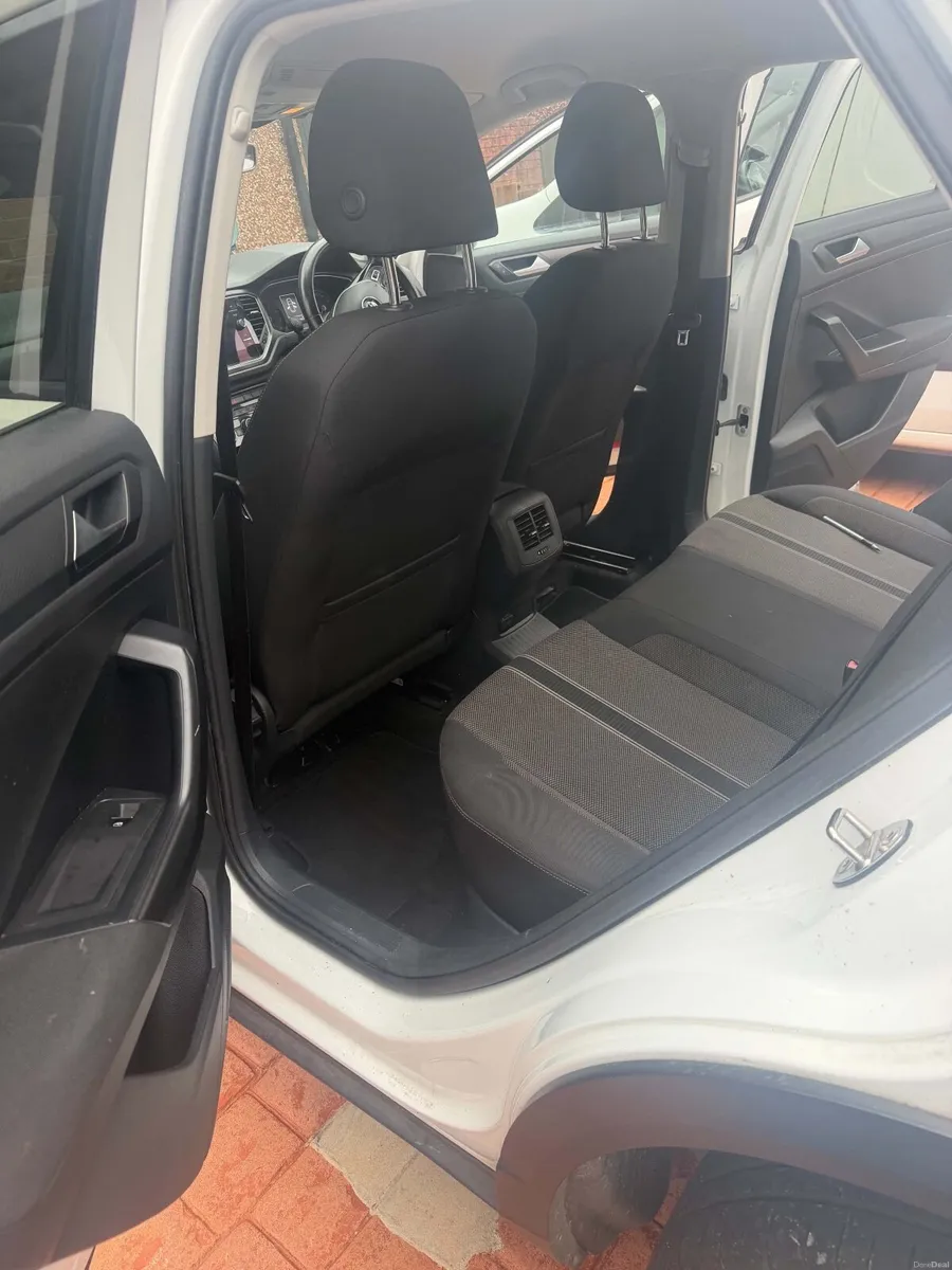 Volkswagen T-Roc 2019 - Image 2