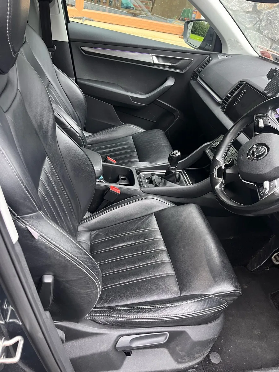 212 SKODA KAROQ STYLE 2.0 TDI 150HP 5DR - Image 3