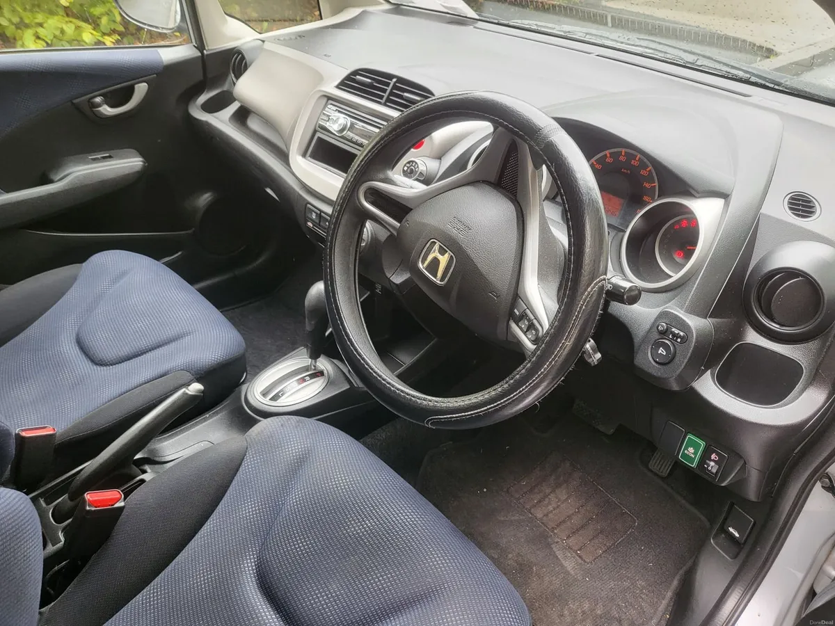 Honda Fit 2010 - Image 6