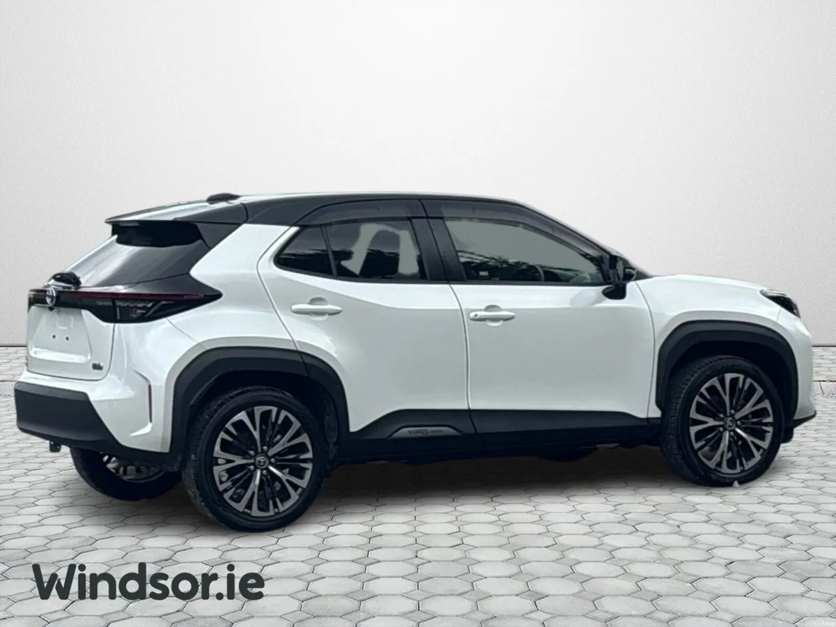 Toyota Yaris Cross HYBRID 1.5 - Image 2