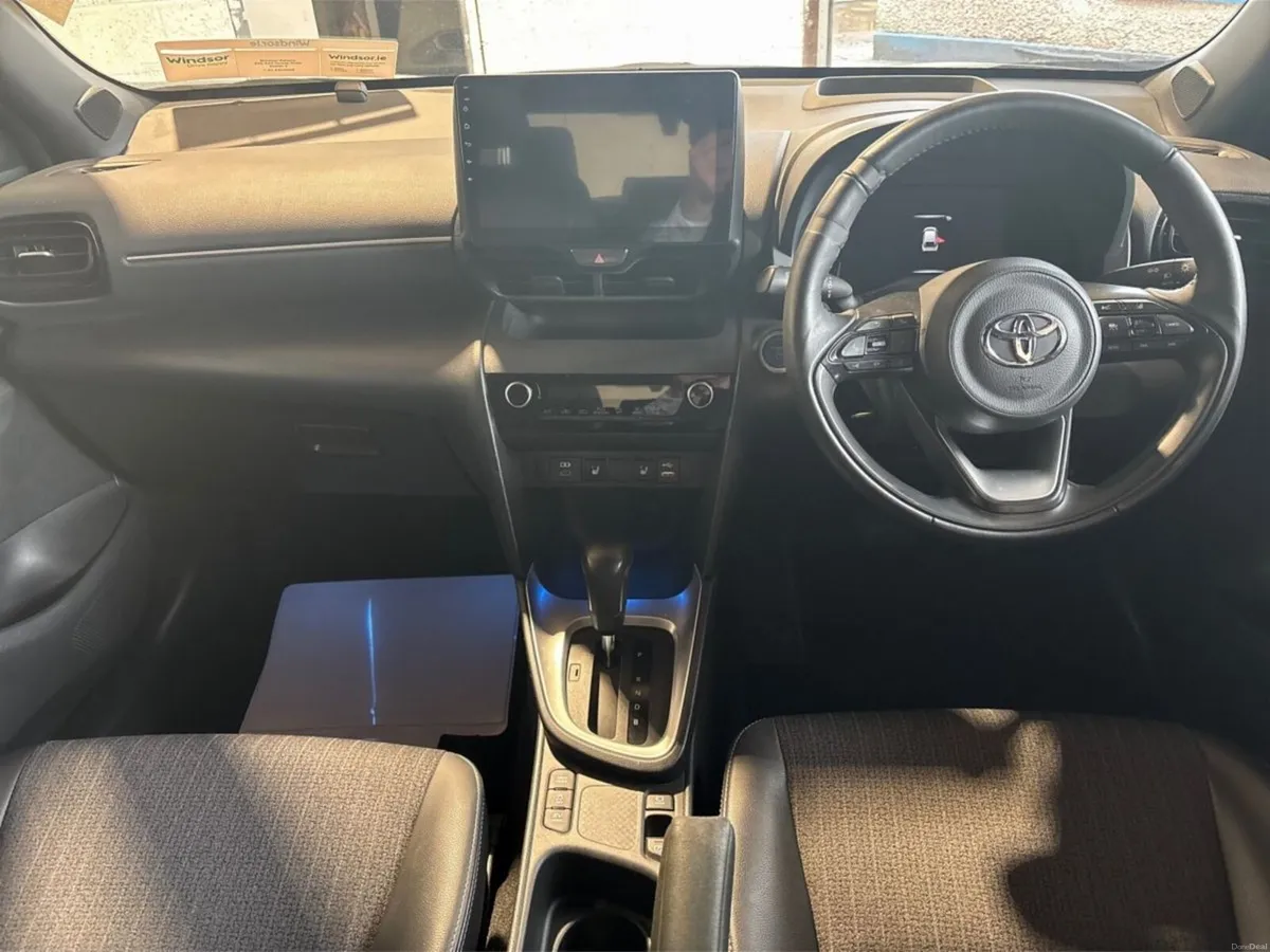 Toyota Yaris Cross HYBRID 1.5 - Image 3