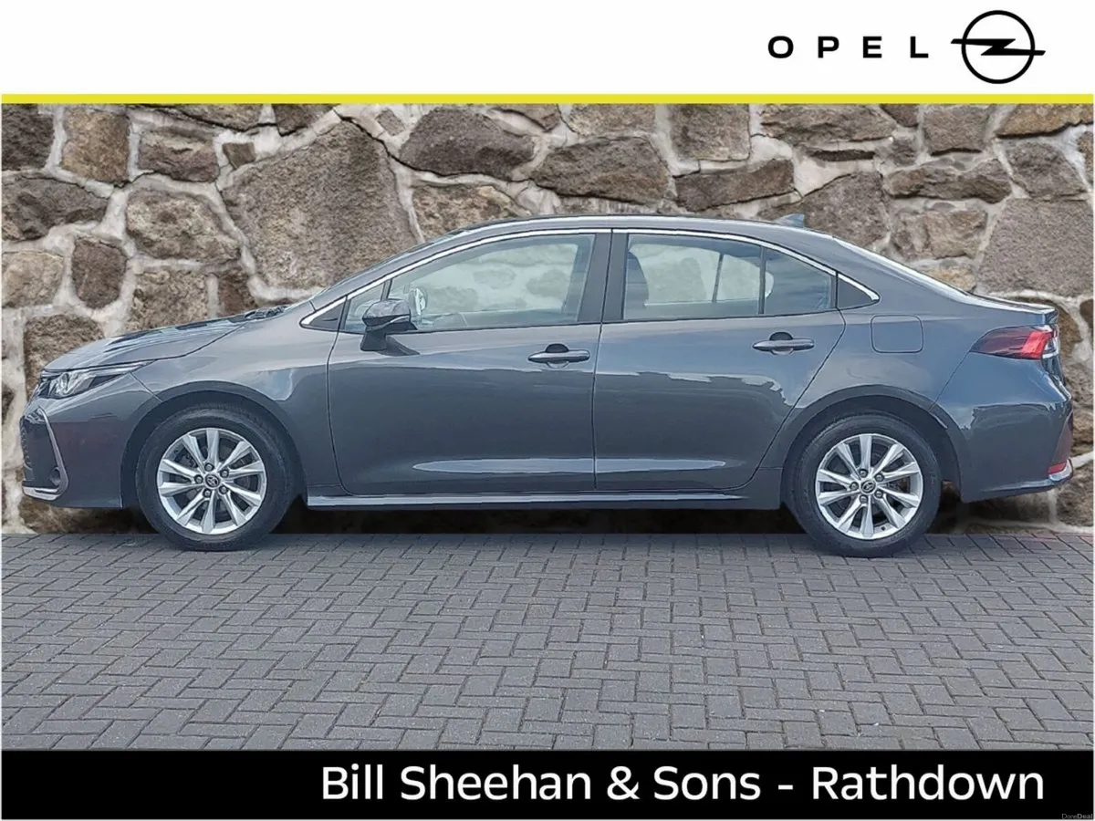 Toyota Corolla 1.8 Hybrid Luna Saloon - Image 3