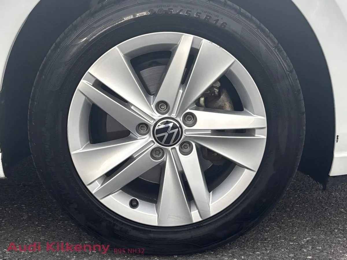 Volkswagen Golf 1.0 TSI 110HP Life - Image 6