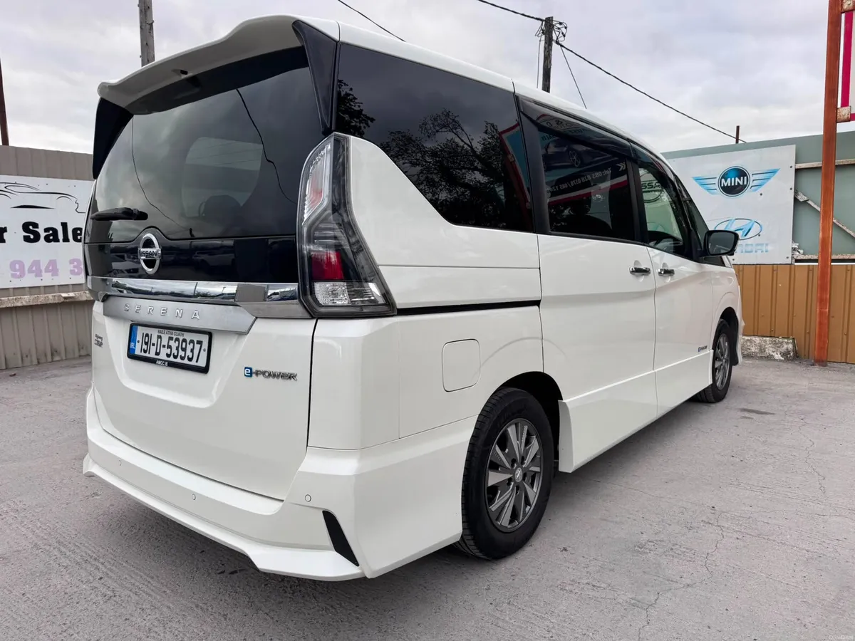 191 Nissan Serena 2.0Petrol Plug-in Hybrid 360 - Image 5