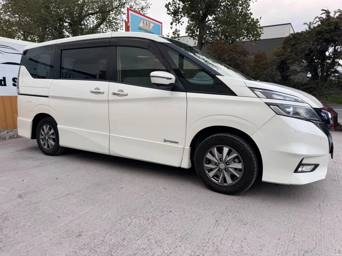 191 Nissan Serena 2.0Petrol Plug-in Hybrid 360 - Image 4