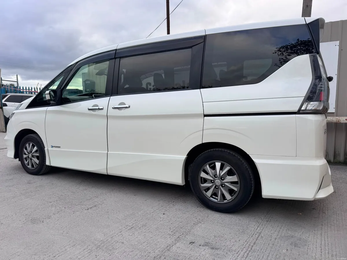191 Nissan Serena 2.0Petrol Plug-in Hybrid 360 - Image 6