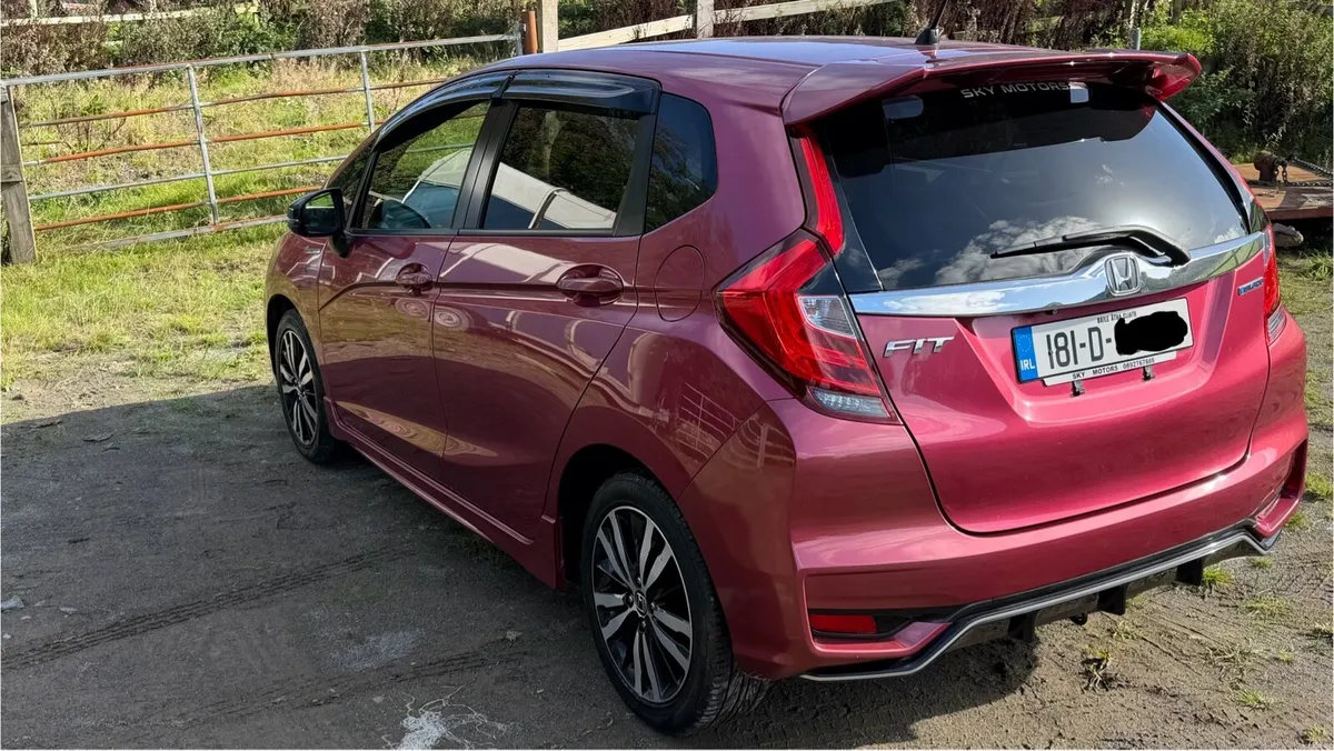 Honda Fit 2018 Hybrid 1.5 - Image 5