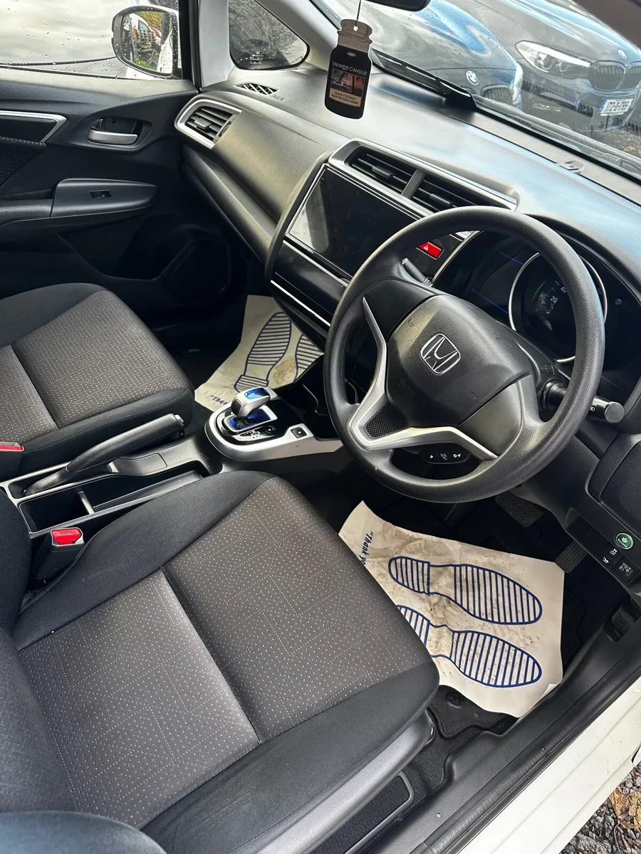 Honda Fit 2015 - Image 4