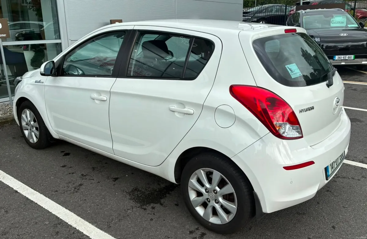 Hyundai i20 2014 PREMIUM 1.4 Crdi - Image 5