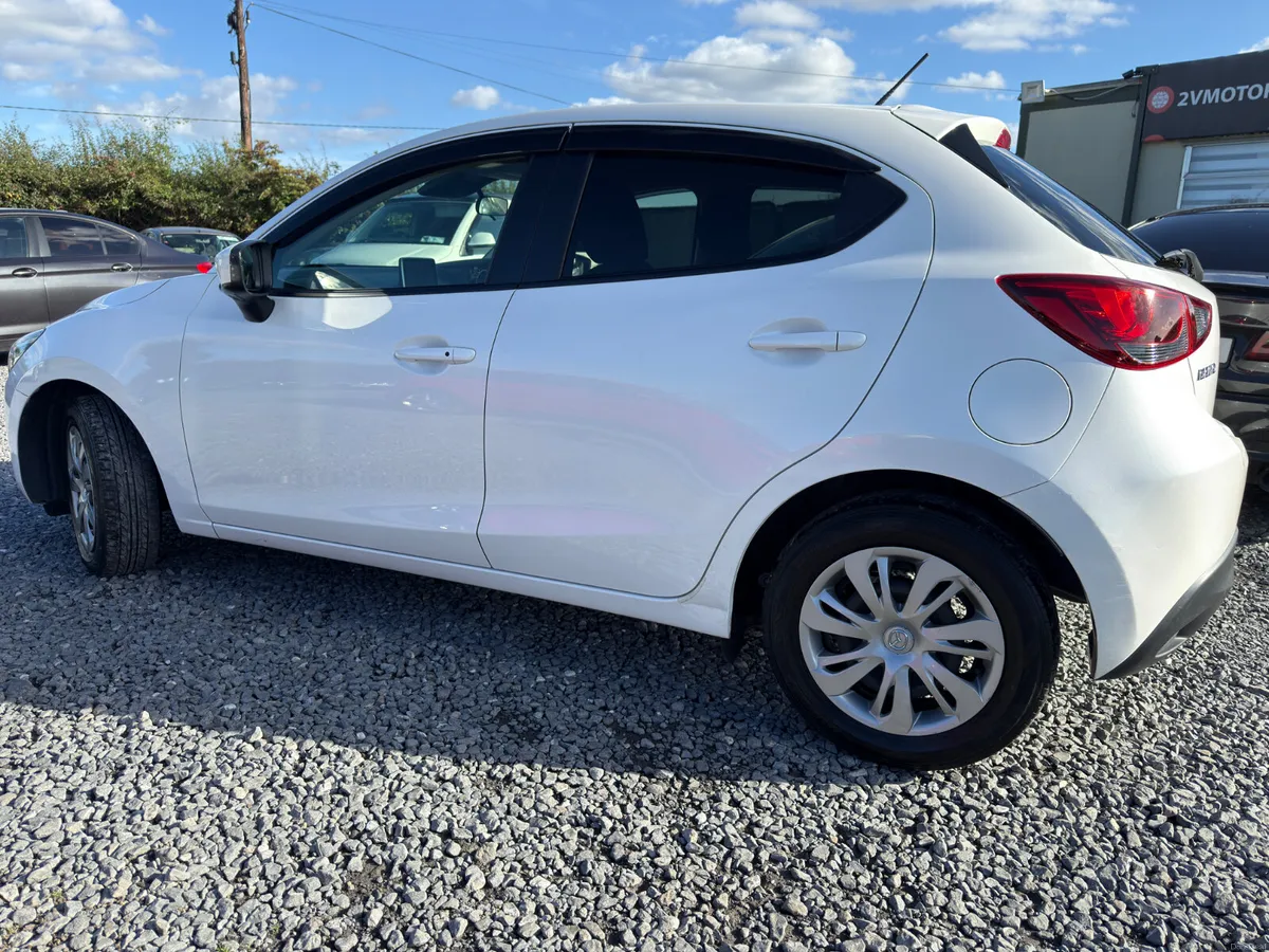 🔵 Mazda Demio/2 1.3 Petrol Automatic Low Km - Image 3