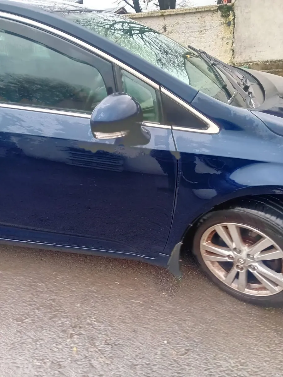 Toyota Avensis 2009 - Image 4