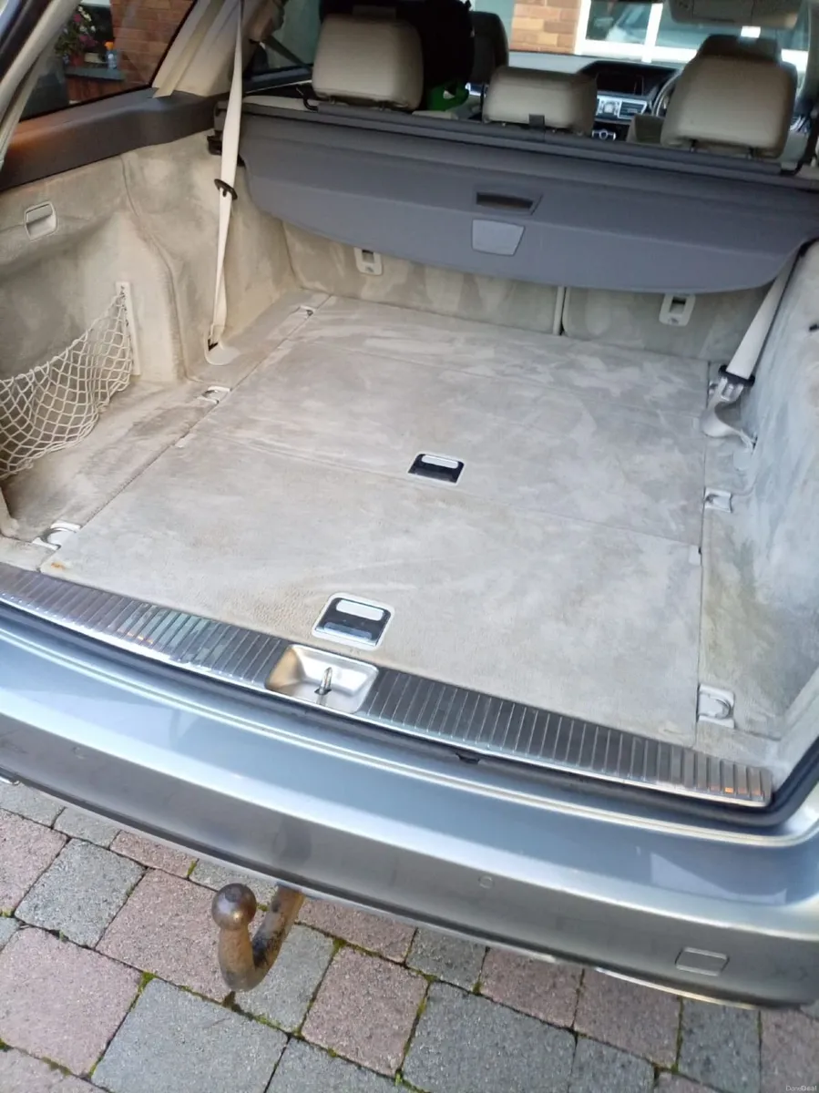 *2014 Mercedes-Benz E220 Estate – 7 Seater – Diese - Image 2