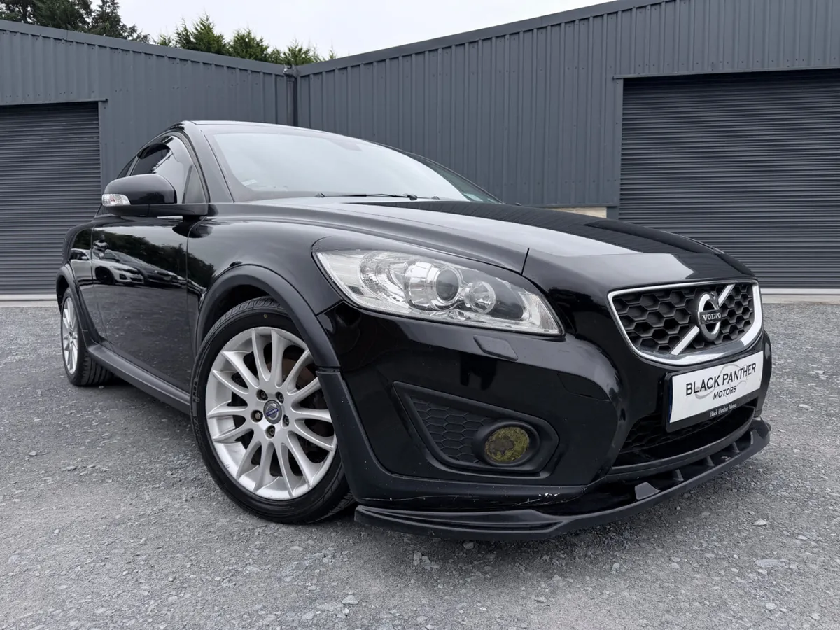 Volvo C30 12’ SE LUXURY 1.6 Diesel SPOTLESS HATCH - Image 1