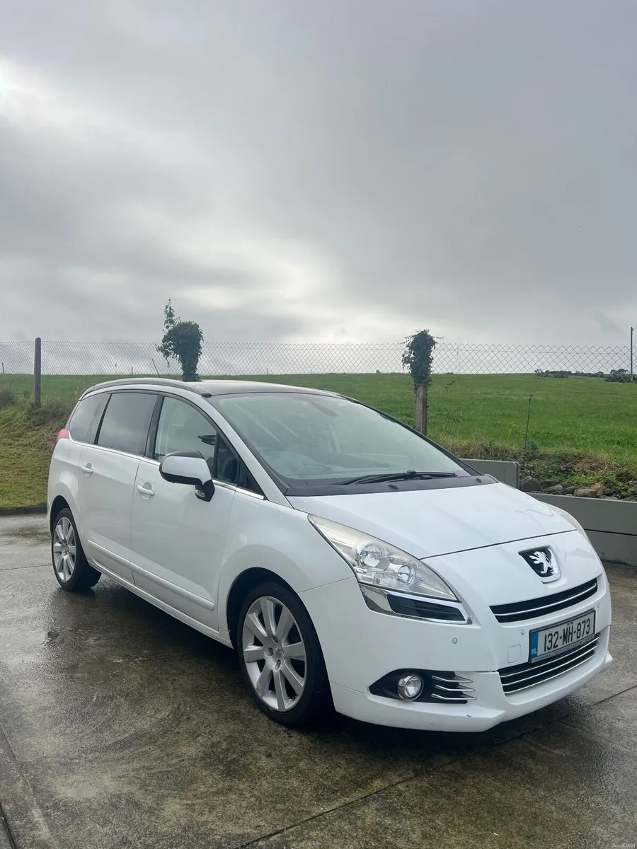 Peugeot 5008 2013 - Image 2