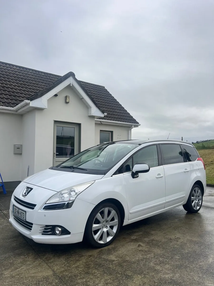 Peugeot 5008 2013 - Image 1