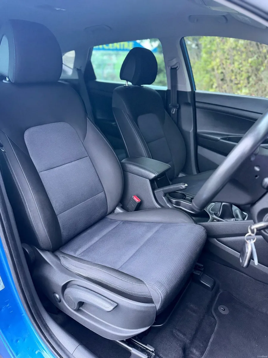 2018 Hyundai Tucson Very low mileage - Image 6