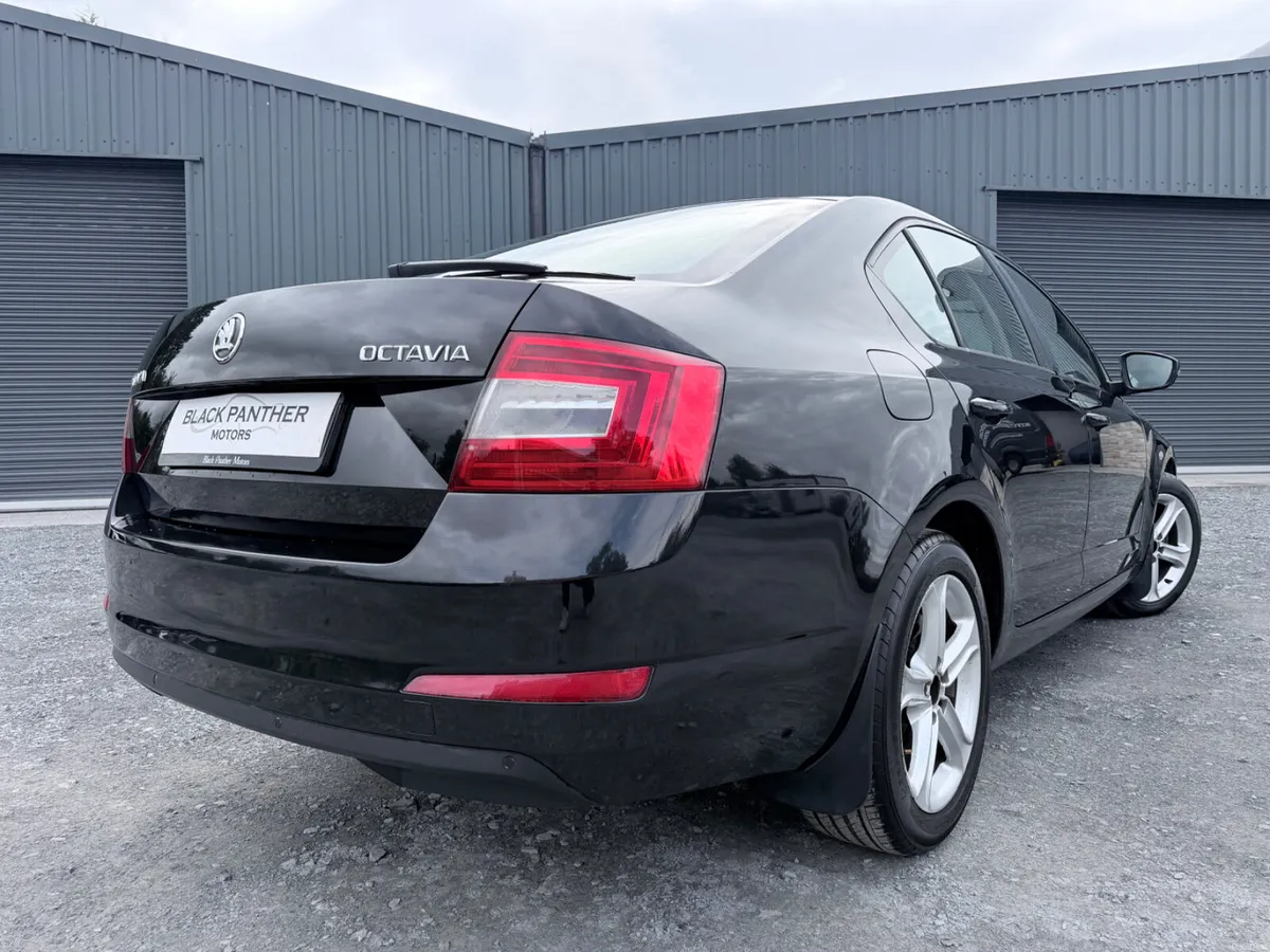 Skoda Octavia 161’ Ambition 1.6 Diesel Hatchback - Image 4