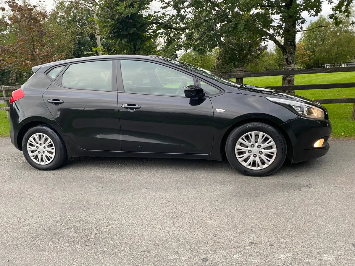 KIA CEED SPORT 🏏 SPECK IN MELIC PERIL BLACK BEA - Image 2