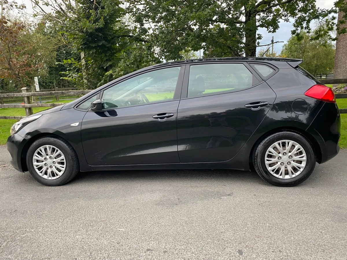 KIA CEED SPORT 🏏 SPECK IN MELIC PERIL BLACK BEA - Image 4