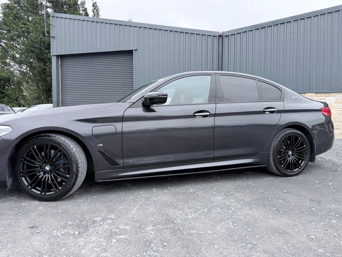 BMW 530e G30 172’ M SPORT PHEV FULLY LOADED - Image 5