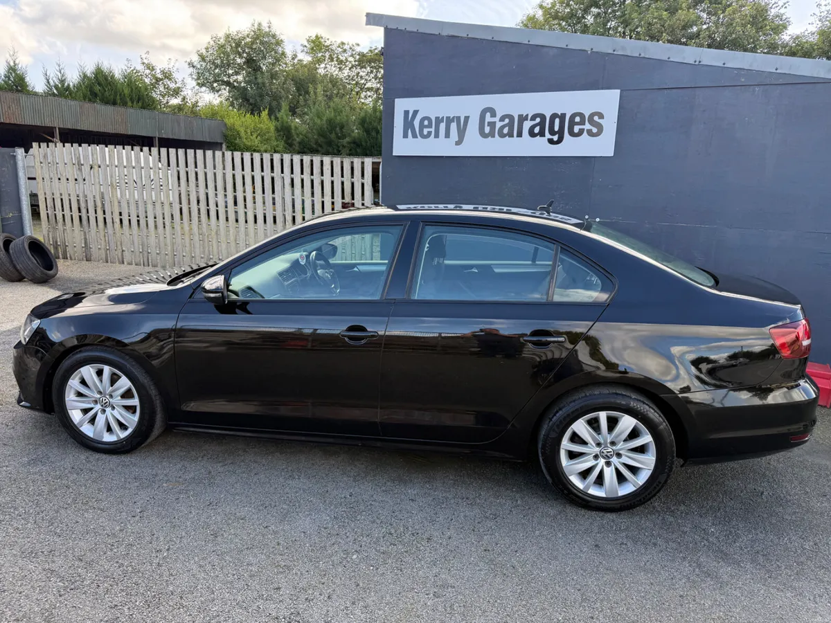 2017 Volkswagen Jetta 2.0 TDI - Image 2