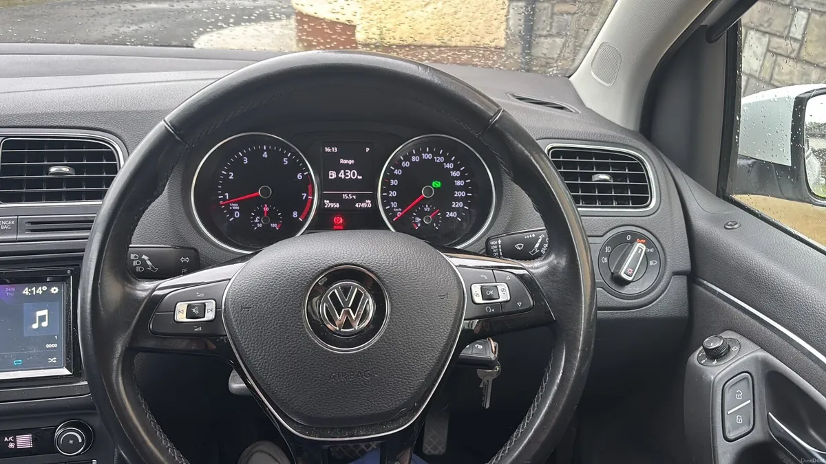 Volkswagen Polo 2017 - Image 2