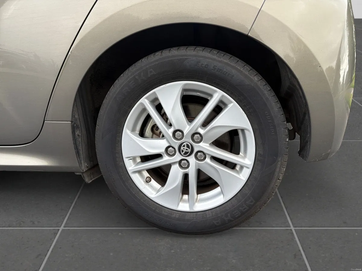 Toyota Yaris 2023 Irish Hybrid - Image 4