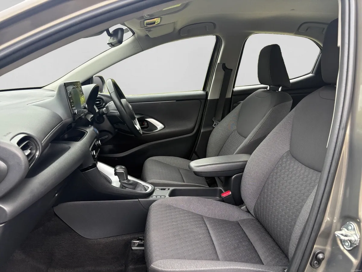 Toyota Yaris 2023 Irish Hybrid - Image 3