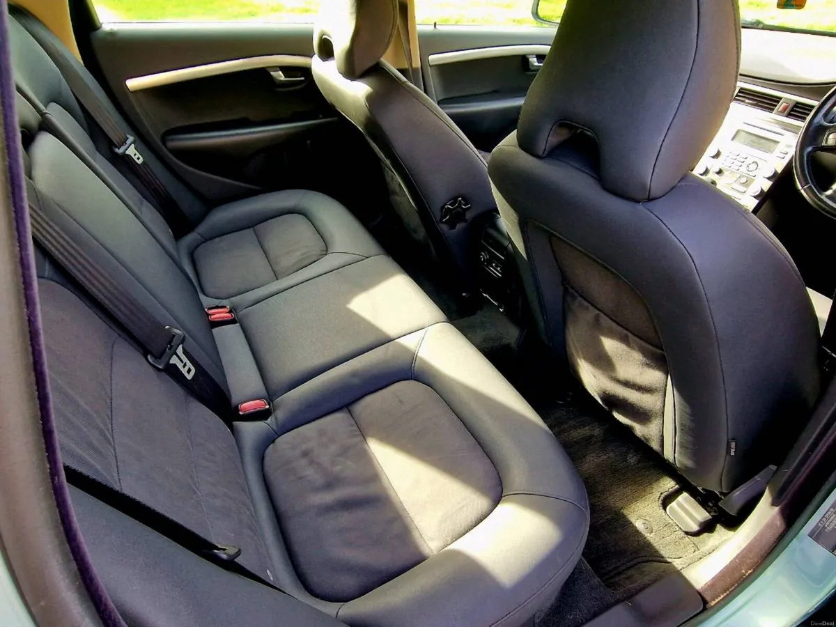 Volvo V70 2008 2.4D ESTATE AUTOMATIC - Image 6