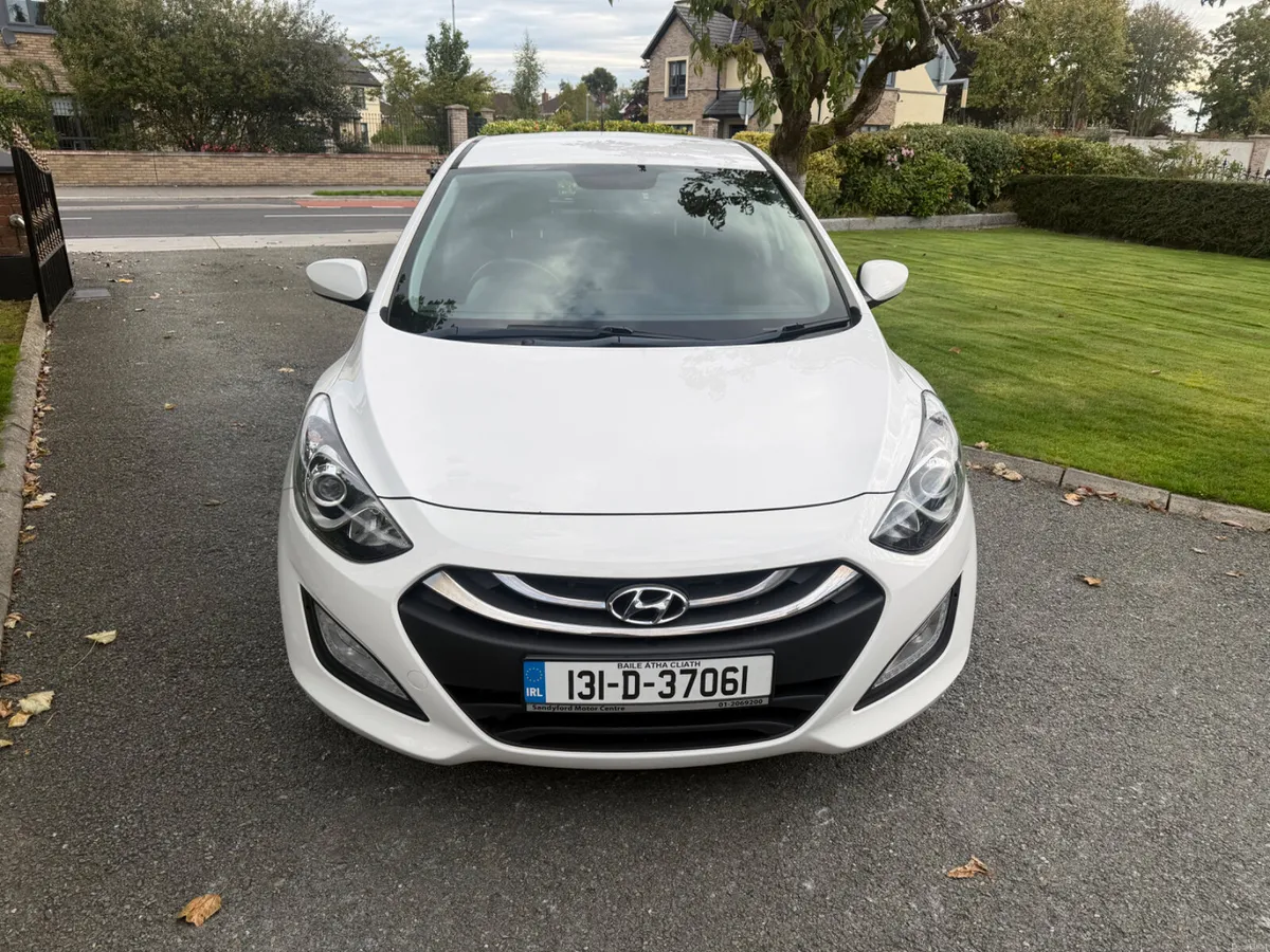 2013 Hyundai i30 petrol LOW KILOMETRES - Image 3