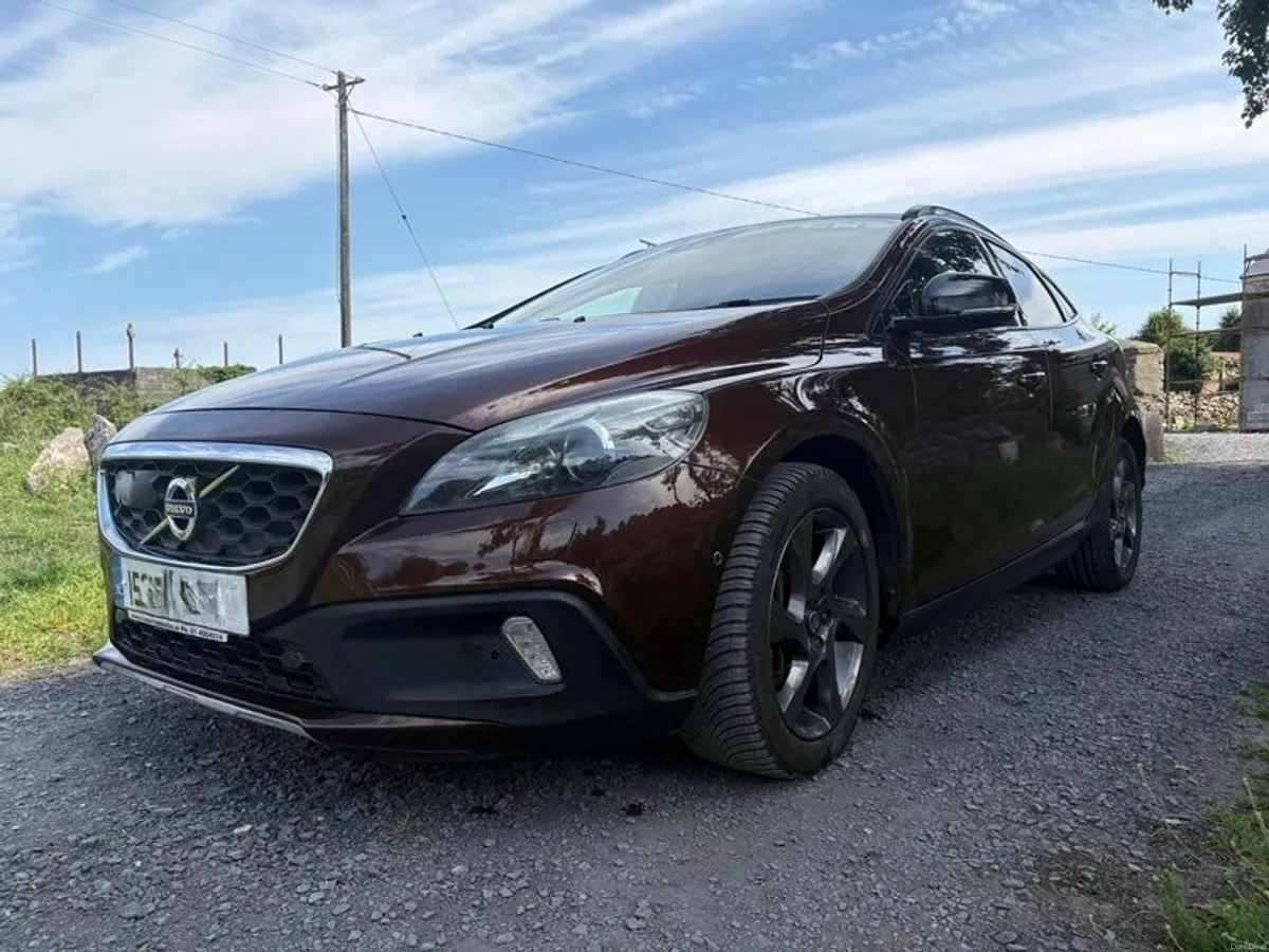 2015 Volvo V40 Automatic - Image 1