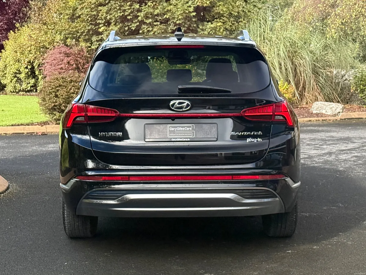 Stunning 232 Hyundai Santa Fe 7 Seater AWD! - Image 6