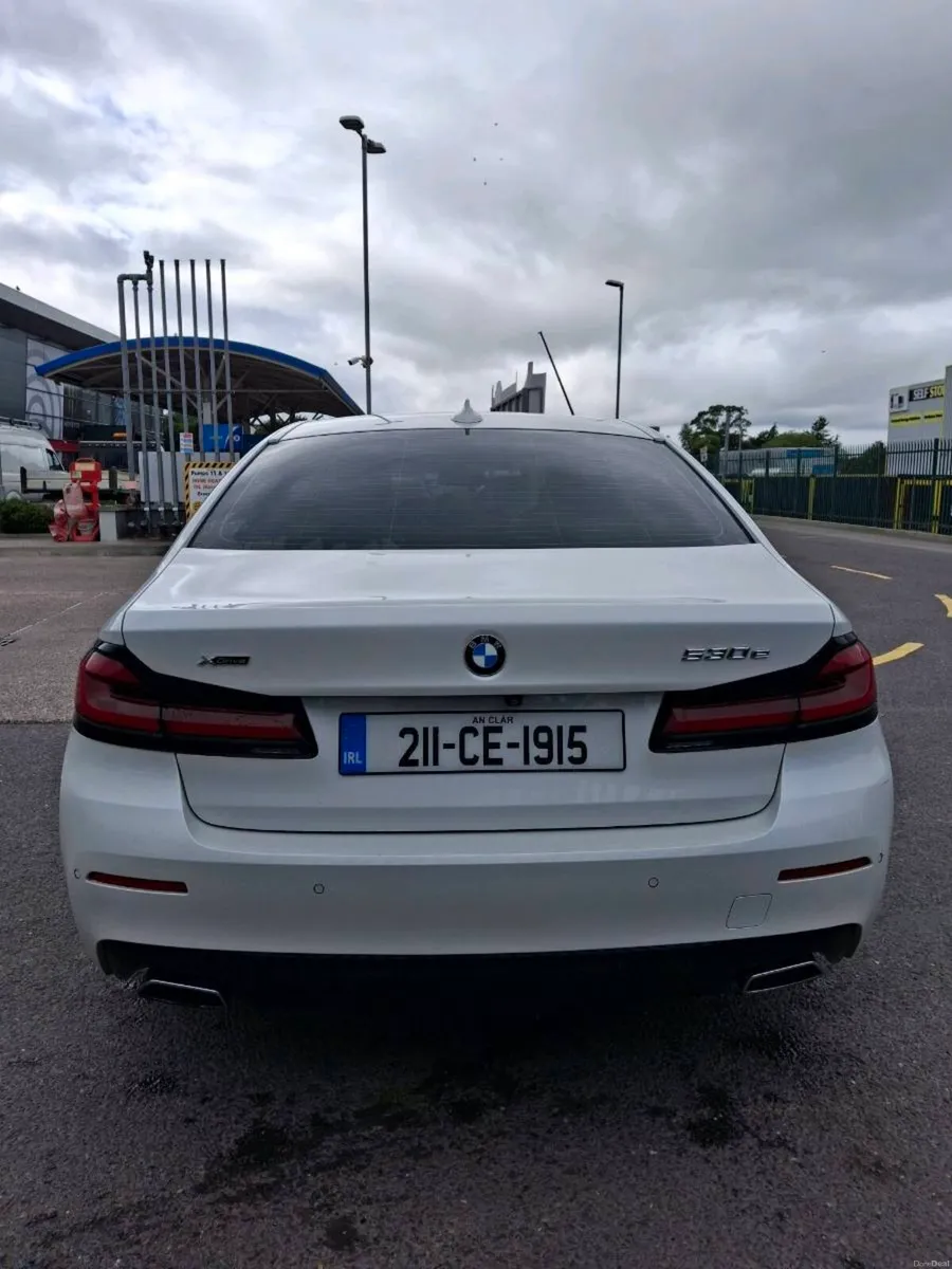 BMW 5 Series - Image 4