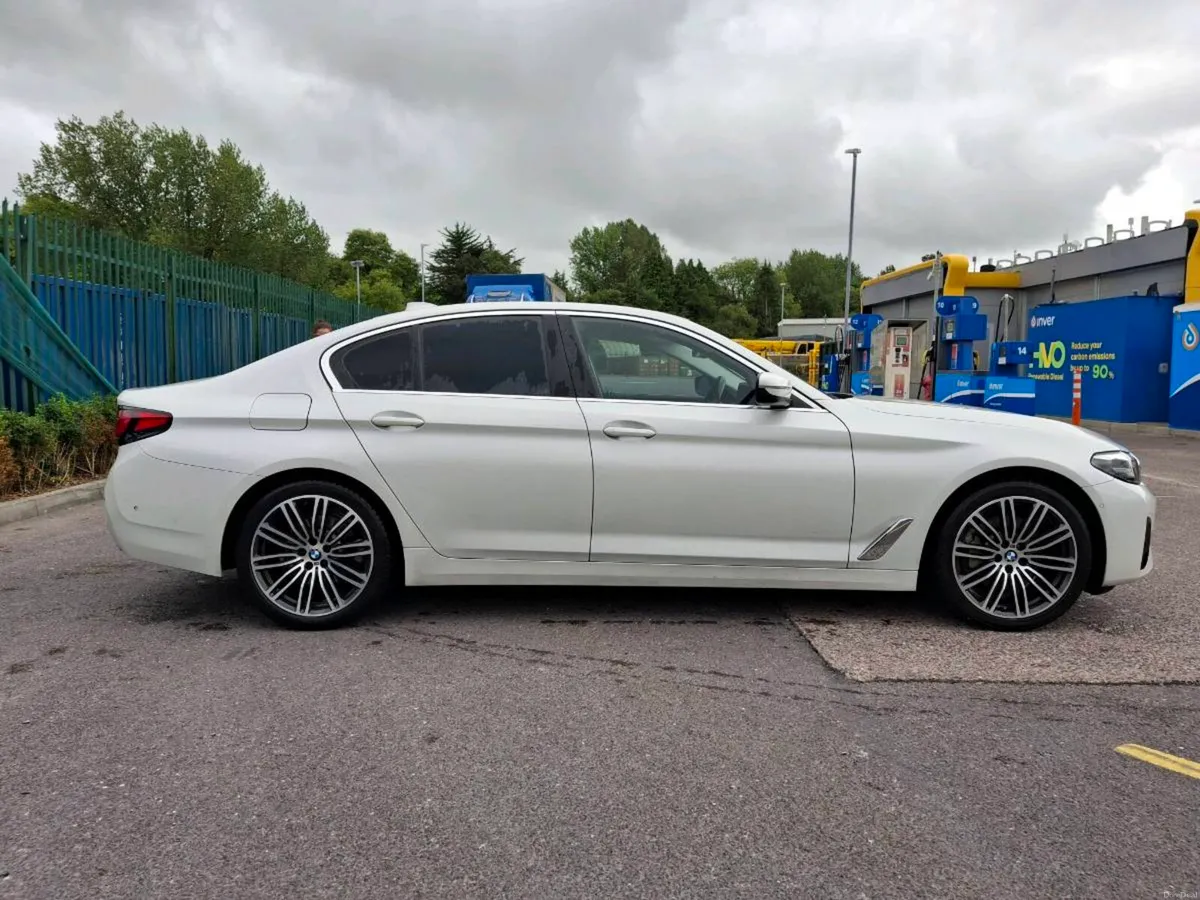 BMW 5 Series - Image 6