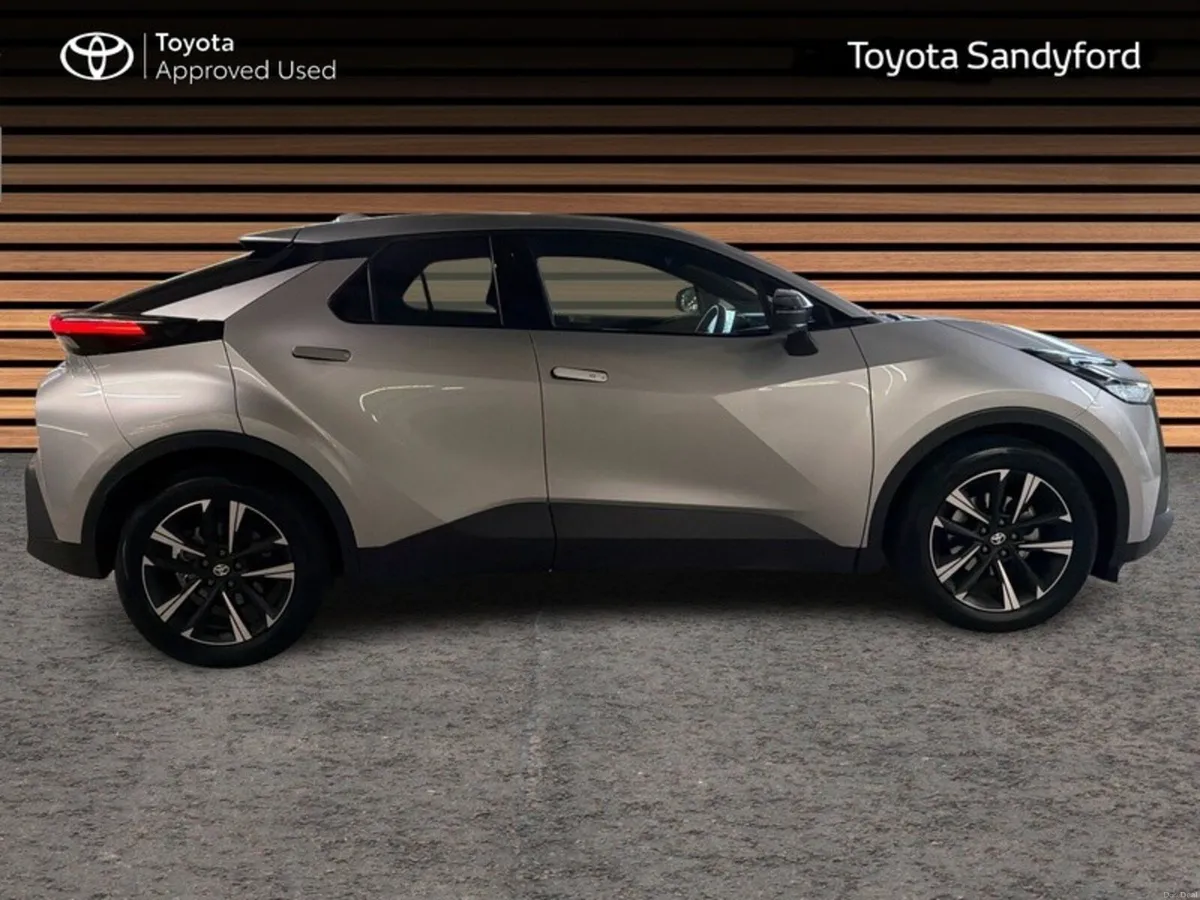 Toyota C-HR HYBRID SPORT // SIDE STEPS // APPLE CA - Image 3