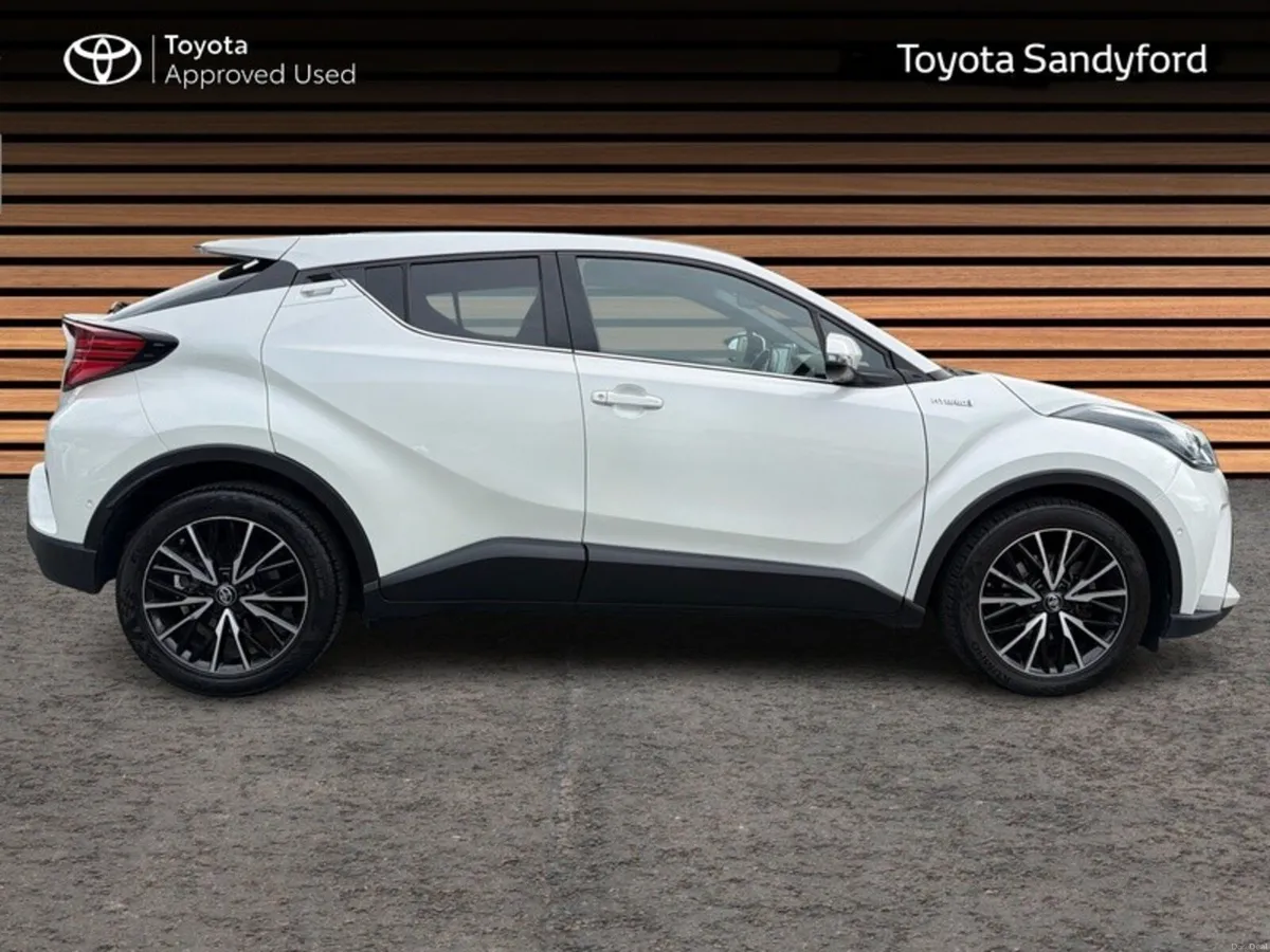 Toyota C-HR HYBRID SOL TOP SPEC // HEATED LEATHER - Image 3