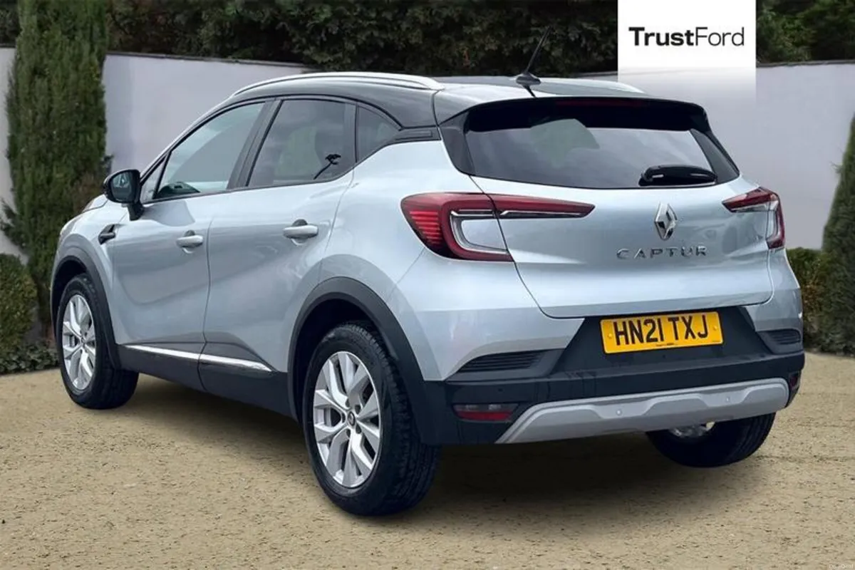 Renault Captur 1.0 TCE 90 Iconic 5dr **CRUISE CONT - Image 2