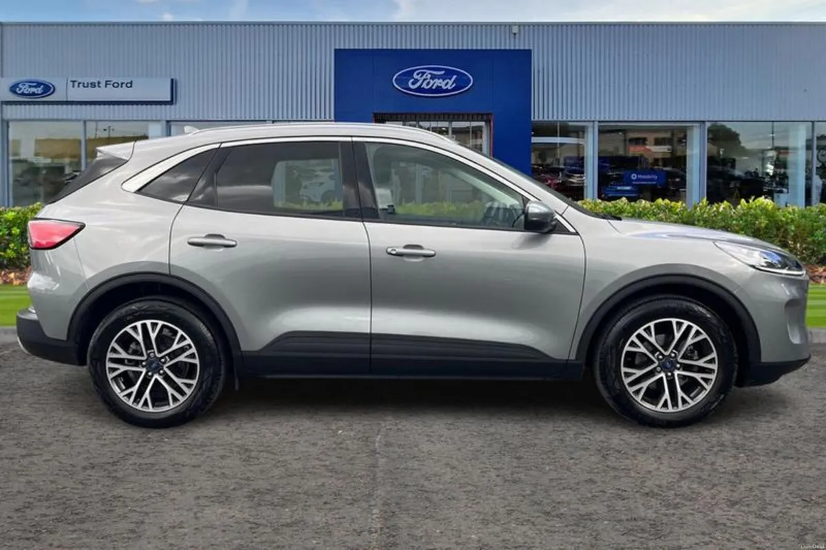Ford Kuga 1.5T EcoBoost Titanium Edition SUV 5dr P - Image 3
