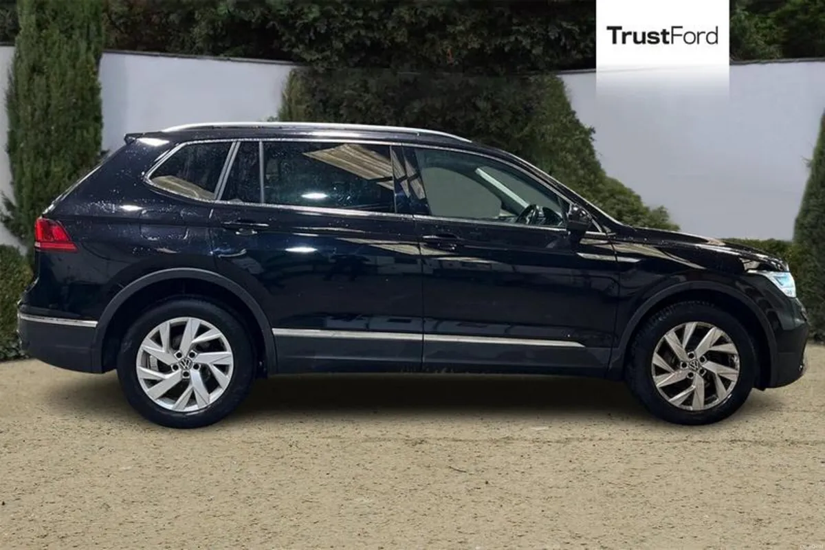 Volkswagen Tiguan Allspace 1.5 TSI Life 5dr DSG - Image 3