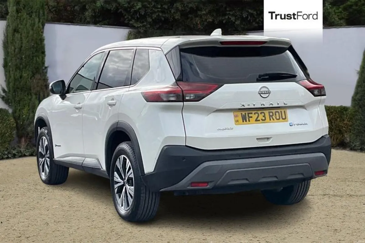 Nissan X-Trail 1.5 E-Power E-4orce 213 Acenta Prem - Image 2