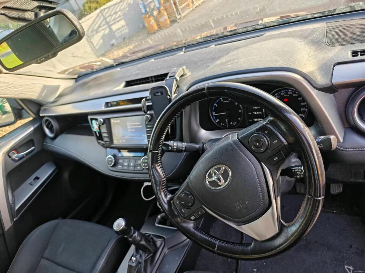 Toyota RAV4 sol - Image 4