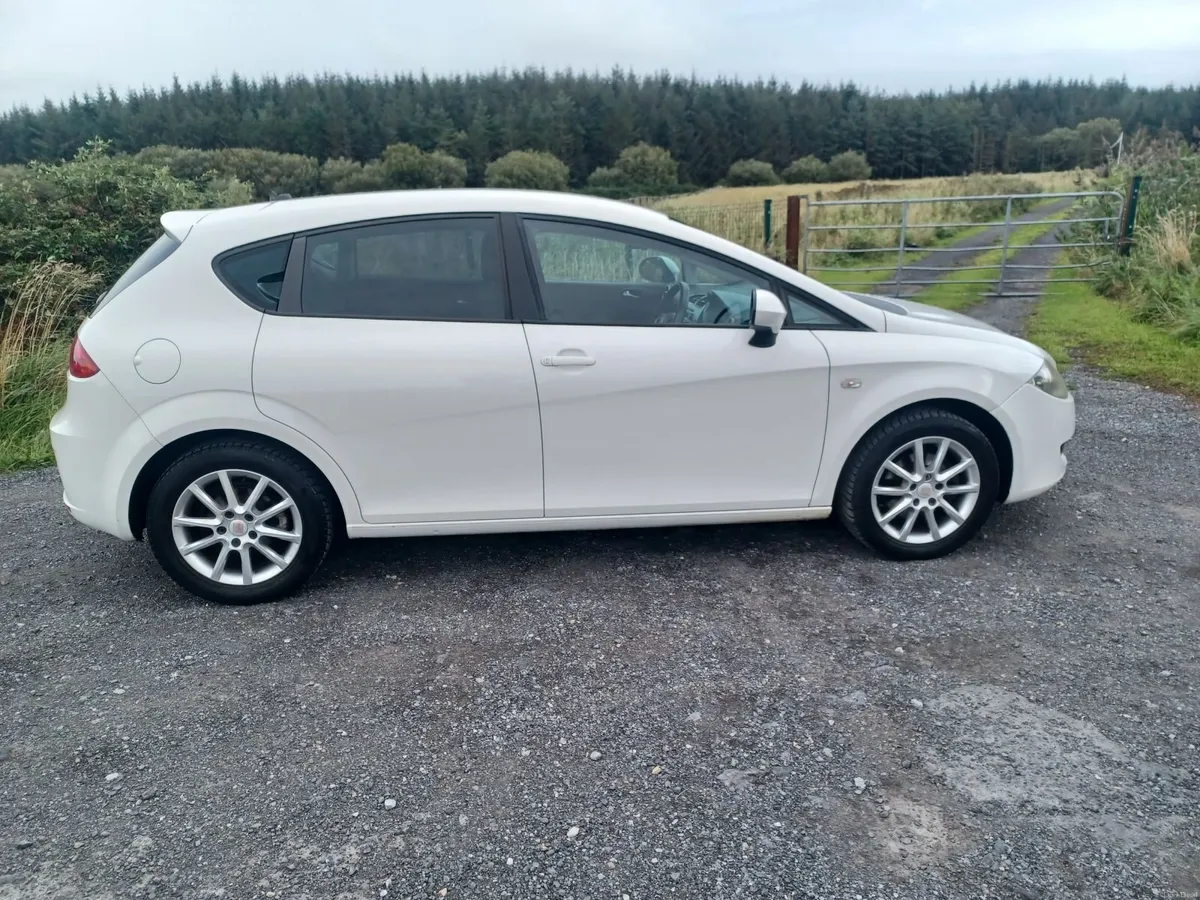 SEAT Leon 2011 - Image 2