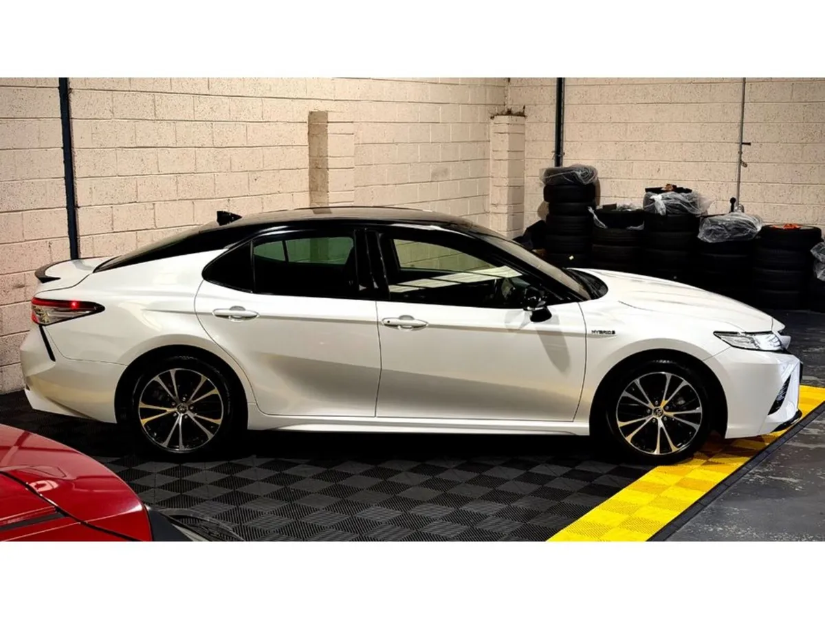 Toyota Camry 4D WS LEATHER PACKAGE - Image 6