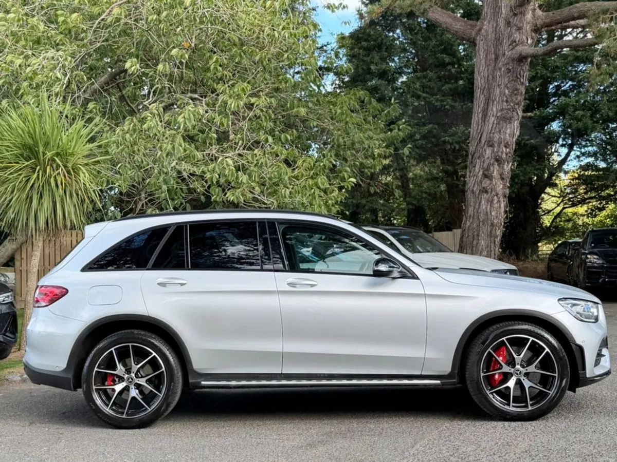 Mercedes-Benz GLC 220d AMG Sport Night Edition - Image 3