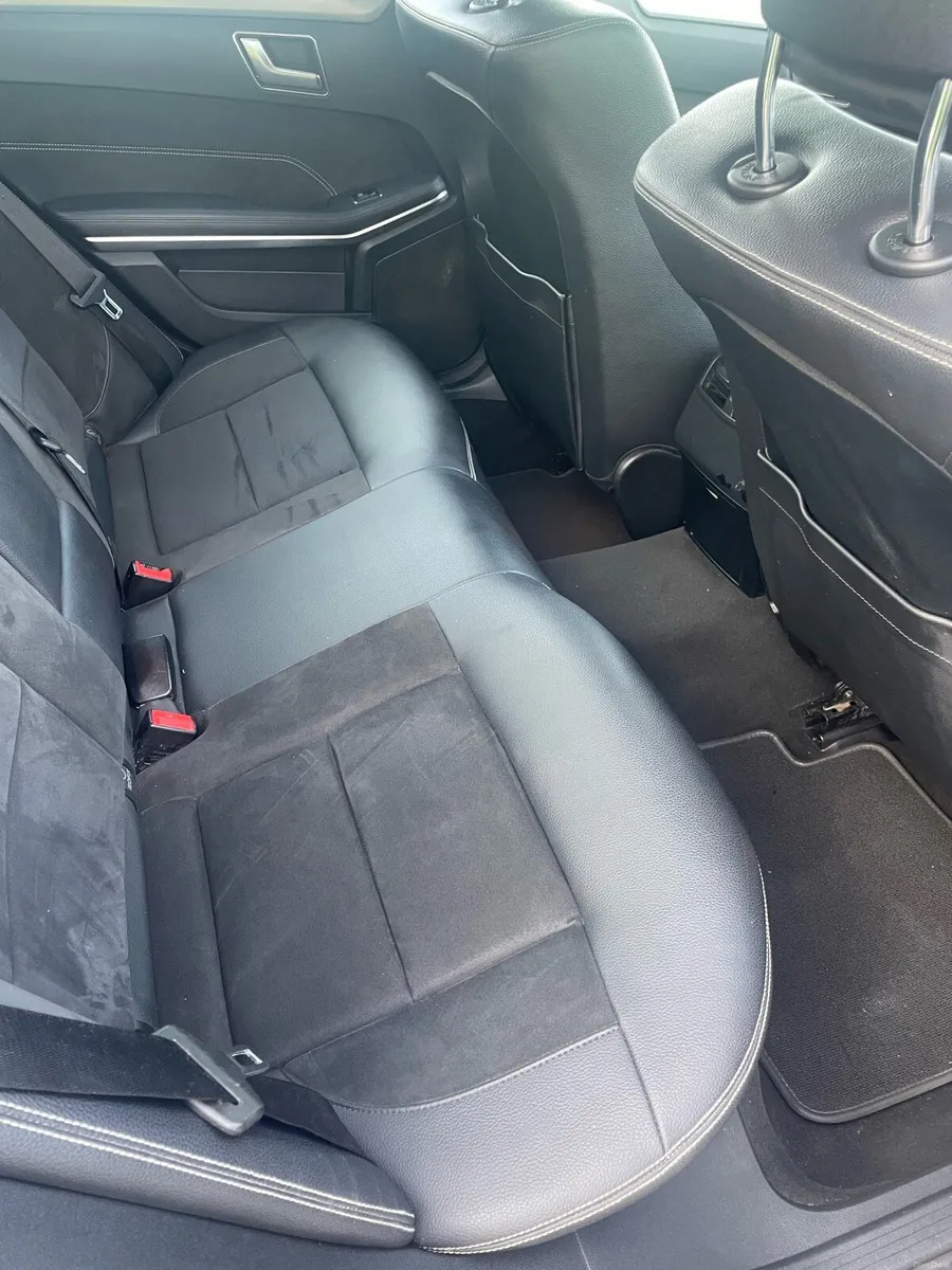 Mercedes Benz E220 AMG - Image 6