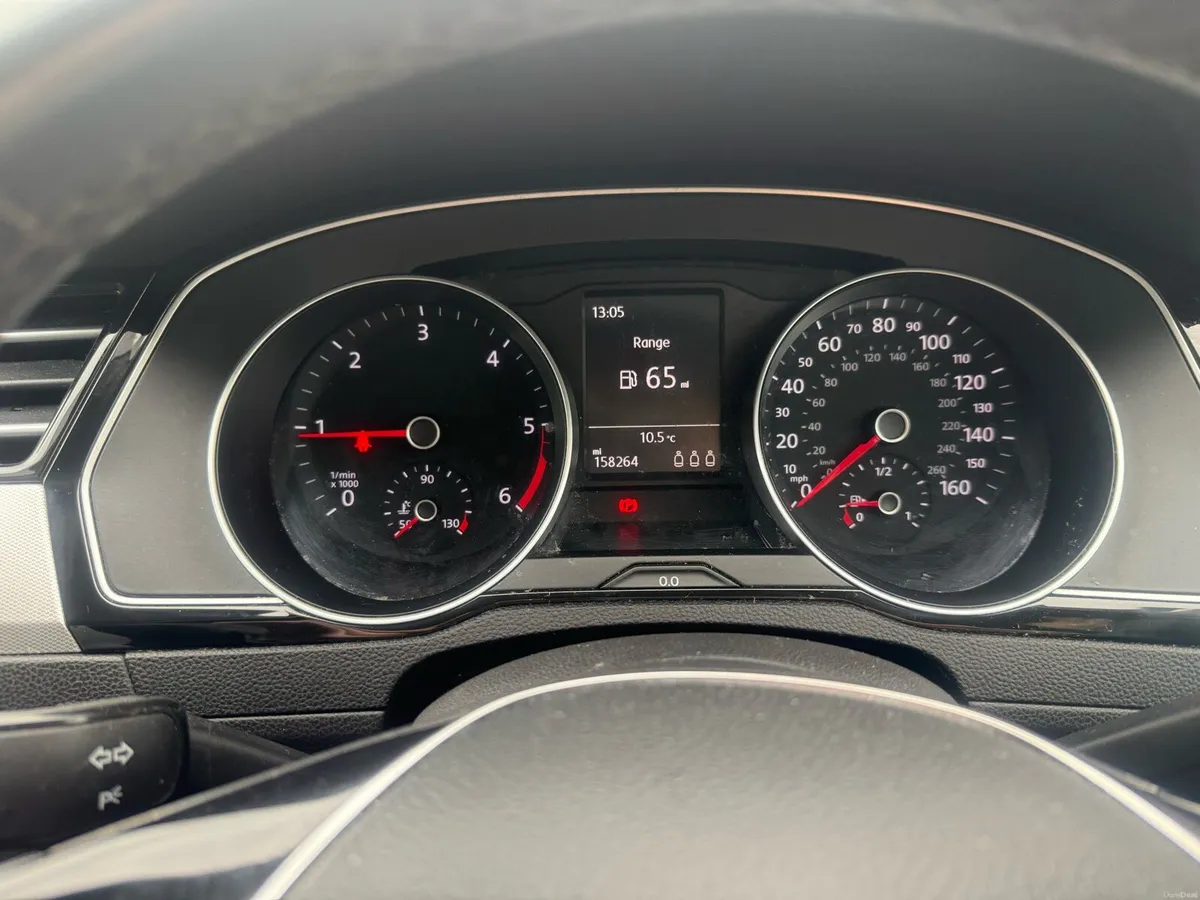 Volkswagen Passat - Image 6