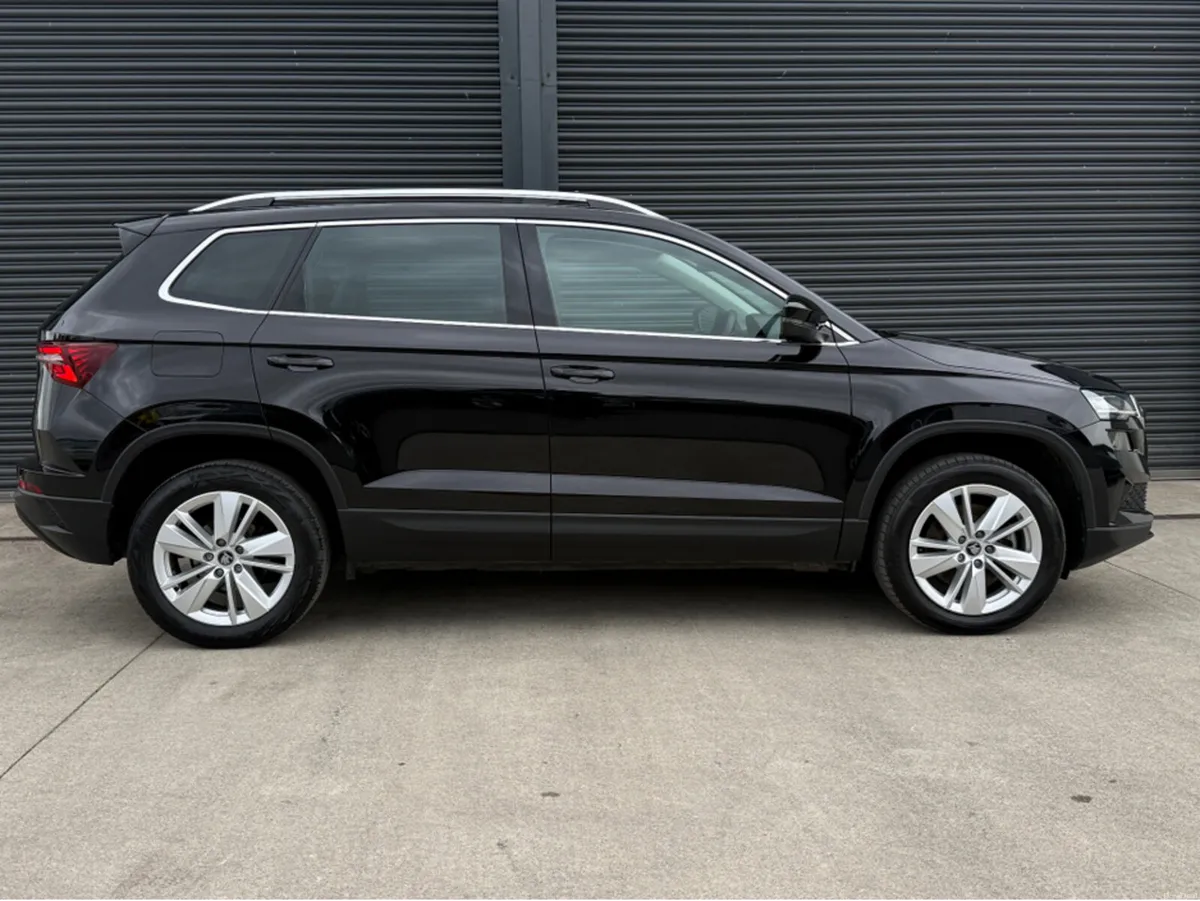 Skoda Karoq SELECTION 2.0 TDI 115HP  * Reverse Cam - Image 4